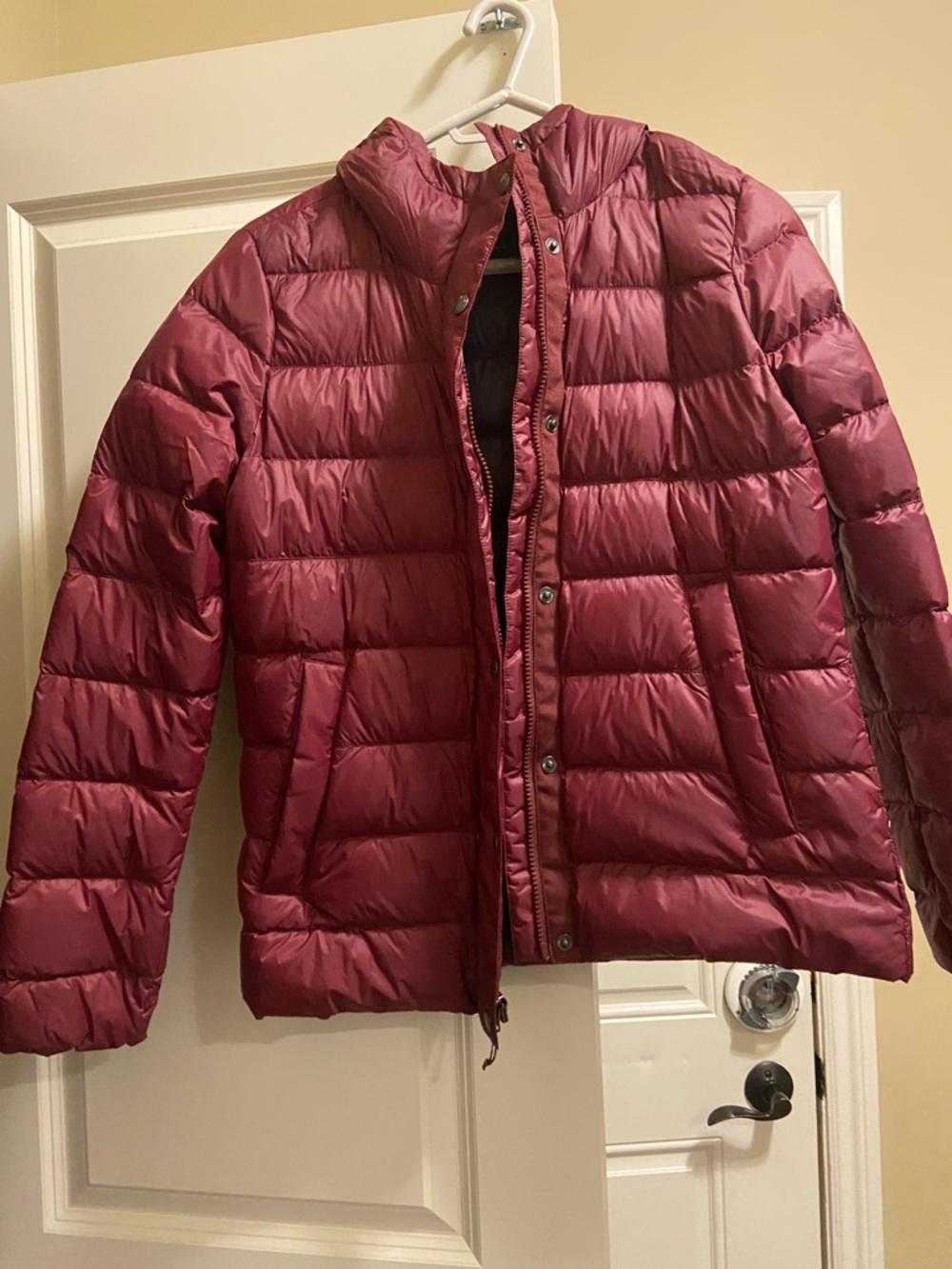 Eddie Bauer Quilted Puffer Jacket in Burgundy and Black